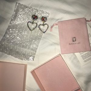 Danninjo Heart shape earings